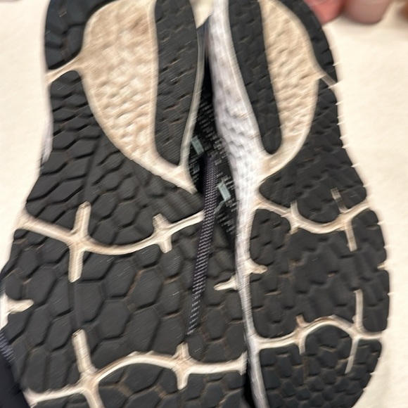 New Balance Running Shoes - Picture 3 of 4